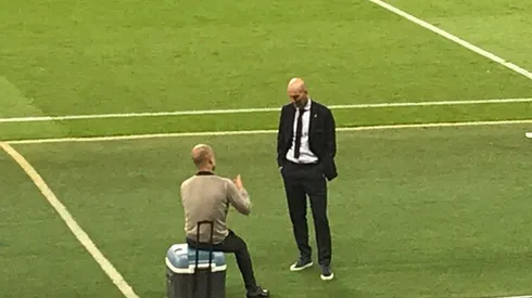 Pep y Zizou protagonizaron una épica foto tras la eliminación de Real Madrid de Champions a manos de Manchester City.