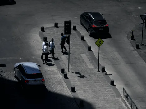 Corte de luz sorprende a varias comunas de Santiago: Enel explica el motivo