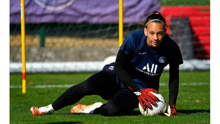 La chilena y el PSG cayeron por 4-3 en tanda de penales antes Olympique de Lyon en la final de la Copa de Francia.