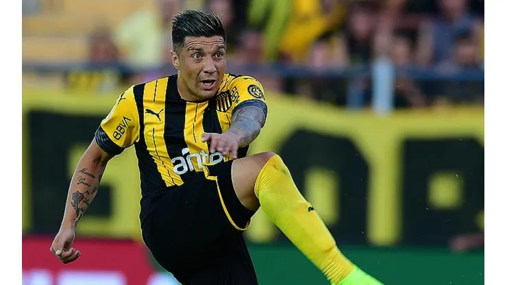 El chileno Christian Bravo asoma como titular para el clásico uruguayo.