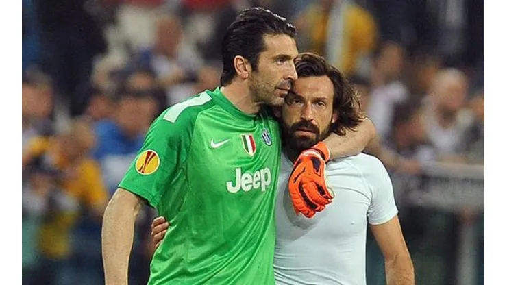 Buffon recibió de manera especial a Pirlo como nuevo DT de la Juventus