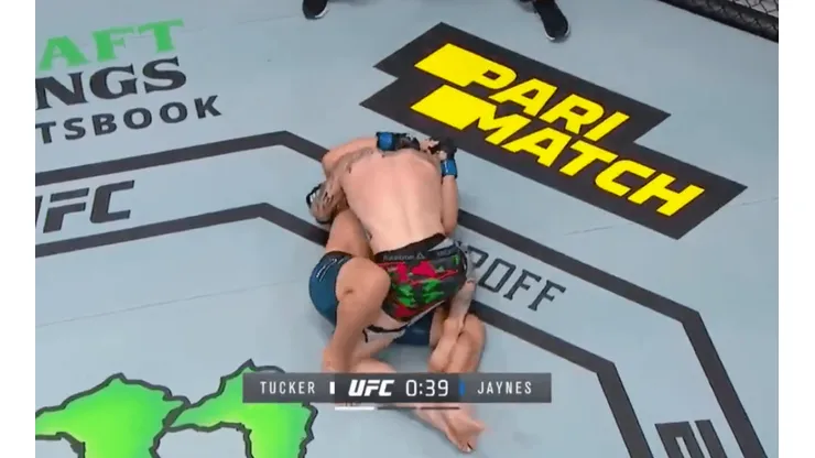 Gavin Tucker perdió sus shorts en plena pelea en el UFC Vegas 6