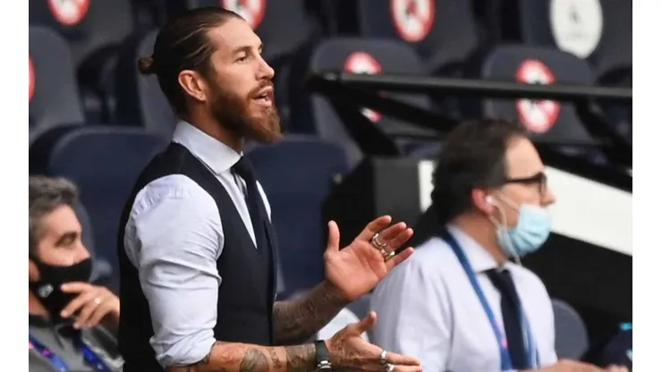 Sergio Ramos en el banco del Real Madrid ante el City