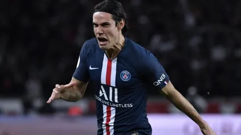 Cavani festejando con el PSG