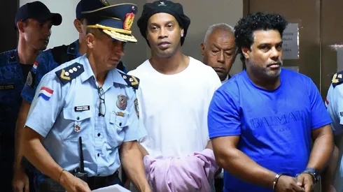 Ronaldinho junto a su hermano son apresados en Asunción