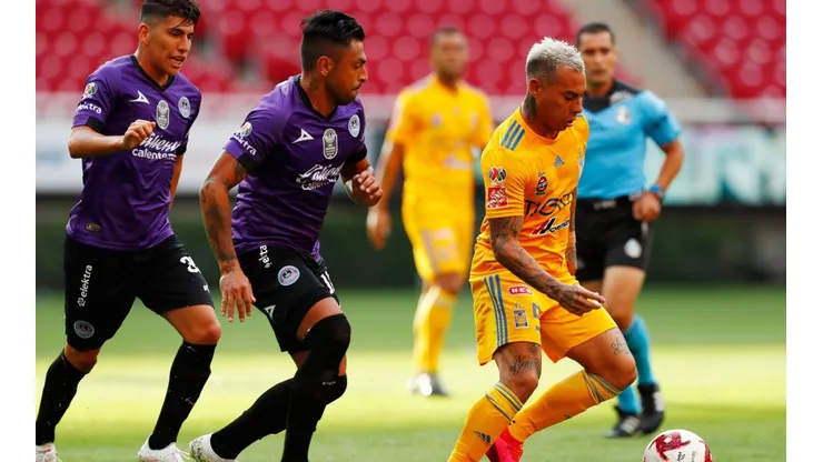 Eduardo Vargas ante el Mazatlán