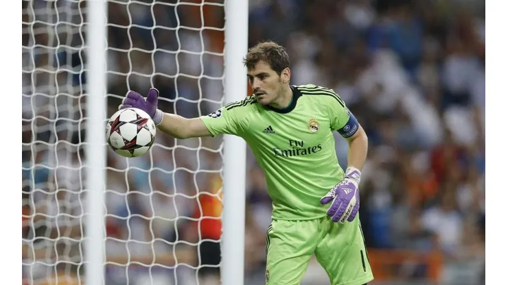 Casillas perteneció al Real Madrid por 25 años, logrando quedar en la historia como uno de los mayores ídolos en la historia merengue.
