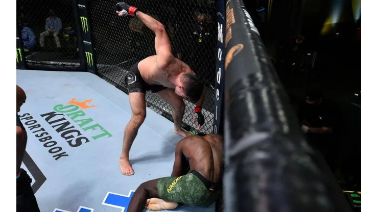 Vicente Luque vuelve a celebrar un triunfo en el UFC tras destrozar a Randy Brown por KO