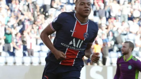 El delantero confirmó que continuará su carrera en el PSG.