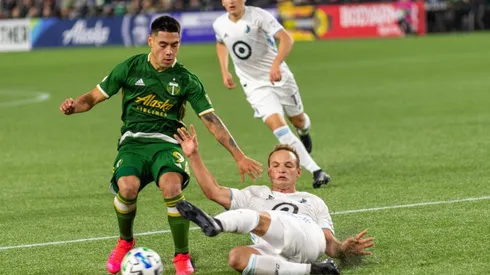 Felipe Mora jugará ante Chicharito.