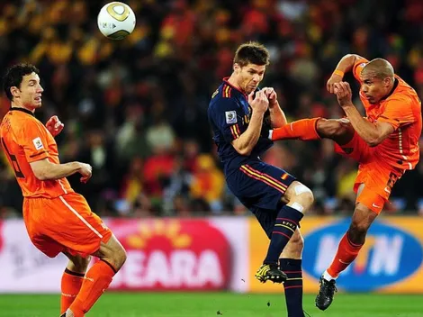 Video: ¡Pelota, profe! La criminal patada de De Jong a Xabi Alonso