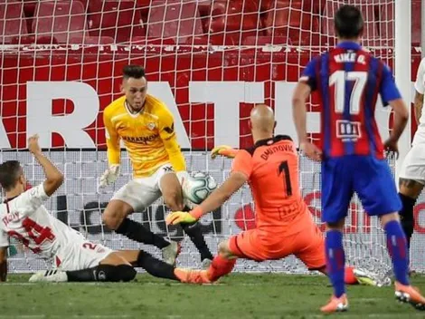 Ocampos se viste de arquero y saca gol de la línea a portero rival