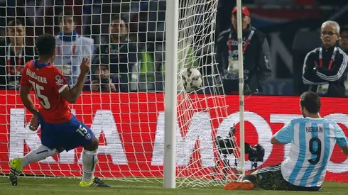 La jugada de Gonzalo Higuaín que pudo cambiar la historia de la final entre Chile y Argentina