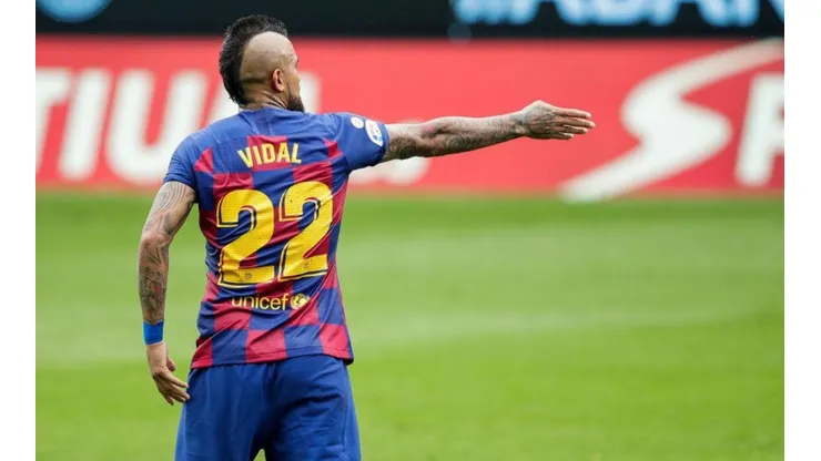 Arturo Vidal jugó un buen partido para Barcelona ante Atlético Madrid