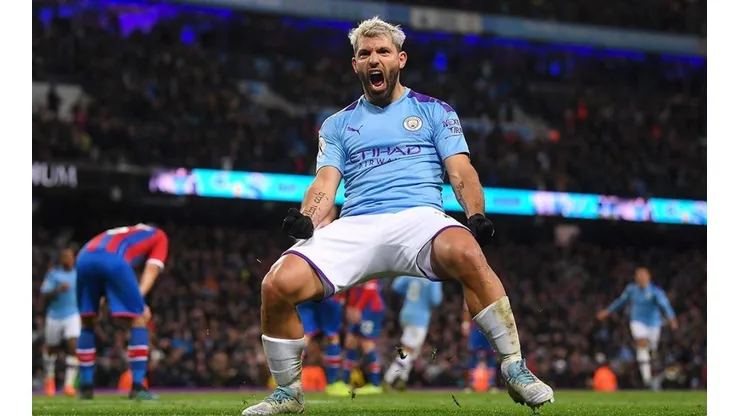 El delantero de Manchester City compartió hilarantes detalles de su operación de meniscos mientras guarda reposo en casa.