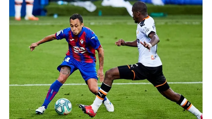 La emotiva despedida del Eibar a Fabián Orellana
