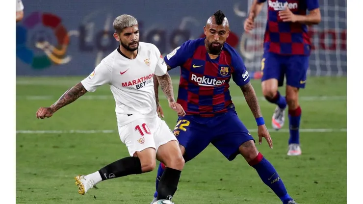 Arturo Vidal salta a la cancha del Camp Nou junto al Barcelona para quedar como líder en solitario de la Liga de España.