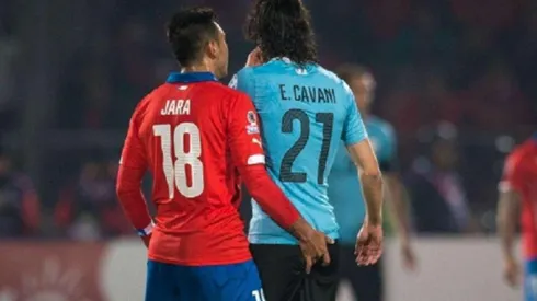 Cavani y el dedo de Jara.