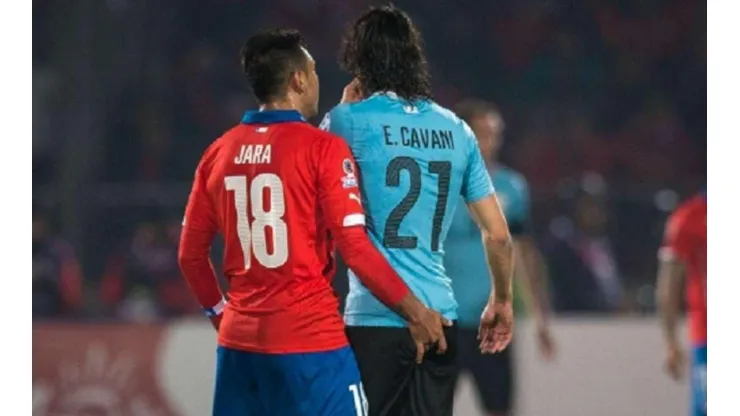 Cavani y el dedo de Jara.