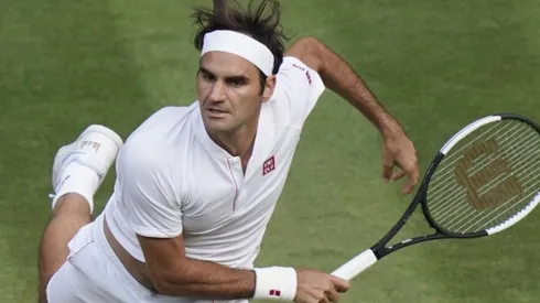 Roger Federer sigue luchando con los problemas de su rodilla derecha