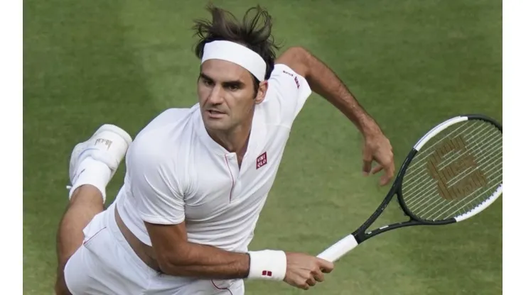 Roger Federer sigue luchando con los problemas de su rodilla derecha