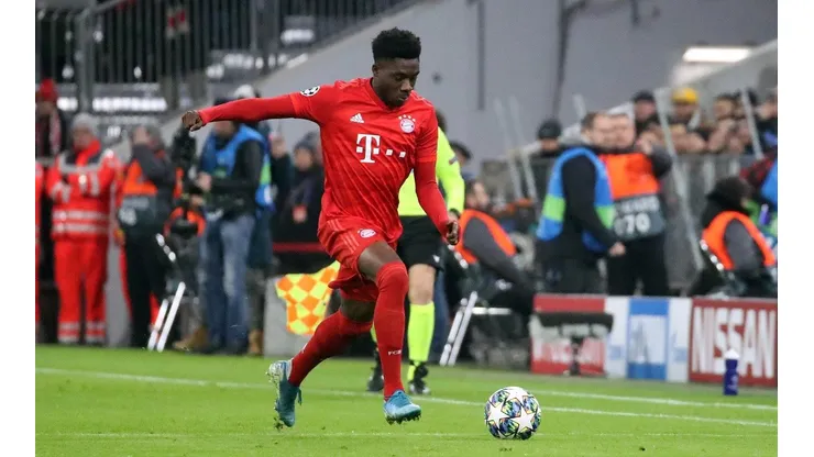 Alphonso Davies tiene contrato con Bayern Múnich hasta 2025, pero previo a eso fue pretendido por Barcelona de España