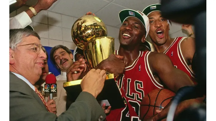 Michael Jordan impulsó al equipo de los Chicago Bulls a través de una explosiva y exitosa carrera.