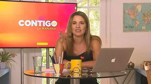 Monserrat Alvarez conduciendo el matinal "Contigo en la Mañana" de Chilevisión.