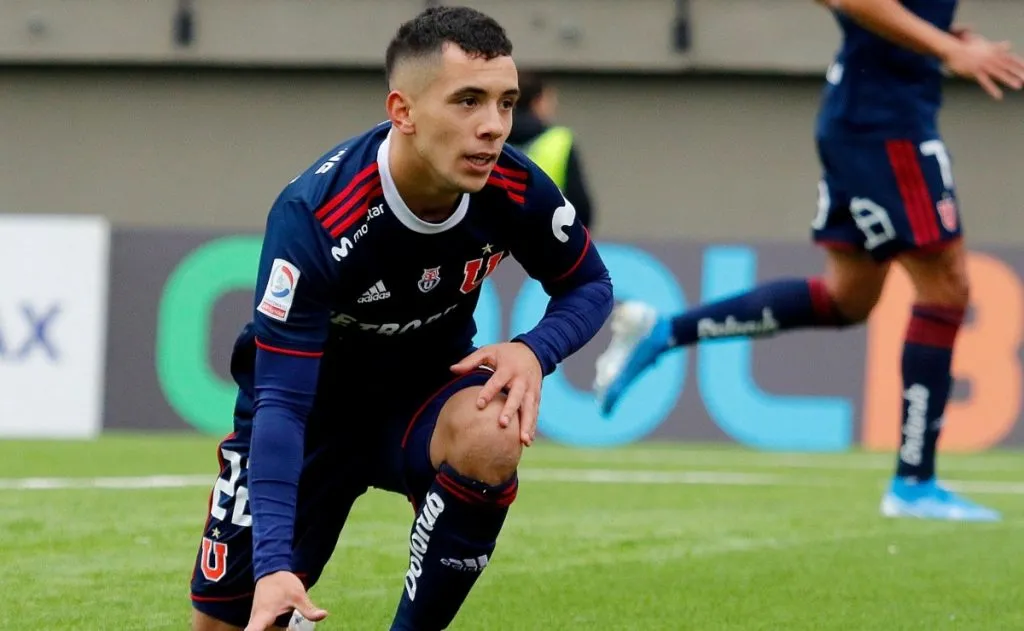 Leo Fernández jugando por la U.