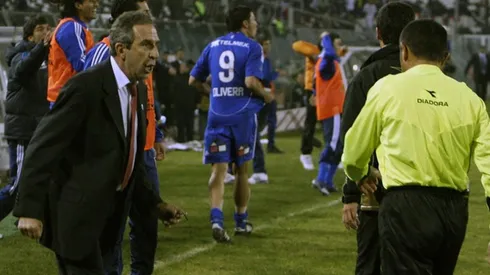 La furia de Pelusso en el duelo de la U vs Alianza Lima en 2010.