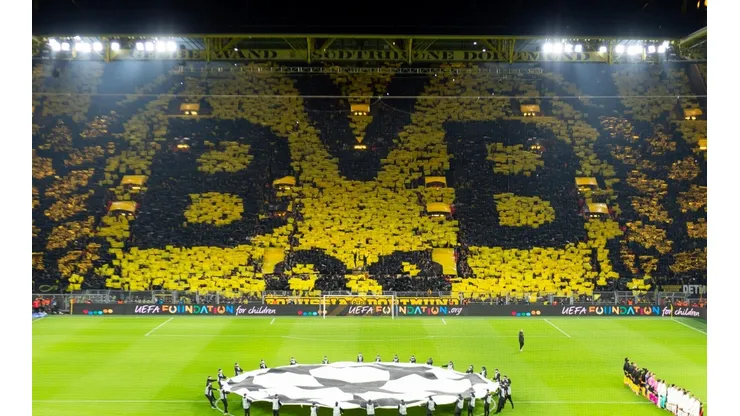 Lindo gesto con los incondicionales hinchas del Dortmund
