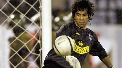 Claudio Bravo en sus tiempos de arquero de Colo Colo.
