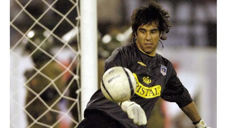 Claudio Bravo en sus tiempos de arquero de Colo Colo.