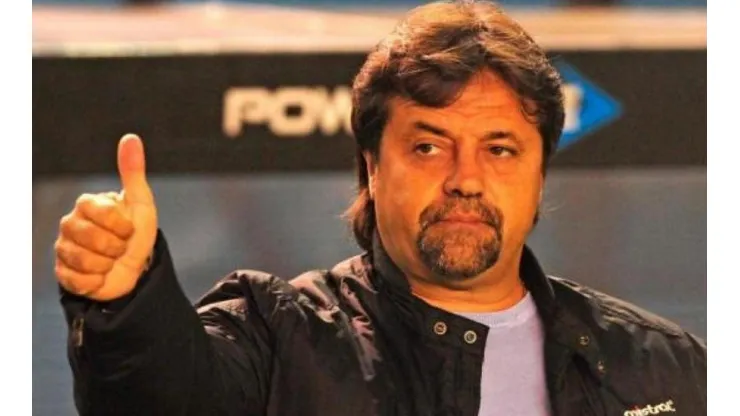Caruso Lombardi en la banca de Belgrano