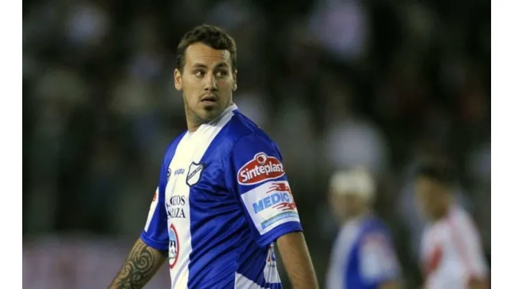 El Ogro con la camiseta de Merlo