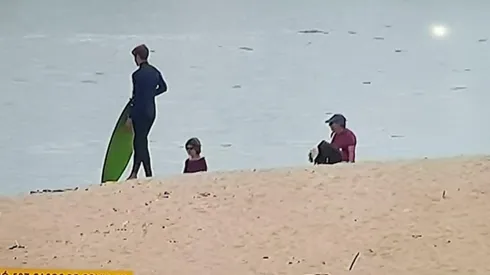 Hasta a surfear llegaron algunos a la playa de Reñaca
