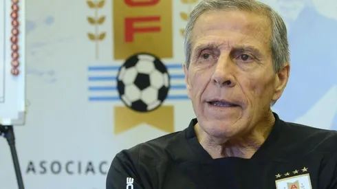 Tabárez con licencia en Uruguay.