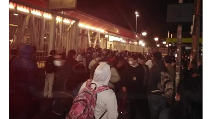 Pudahuel y Plaza de Puente Alto fueron los más aglomerados pese al llamado a cuarentena