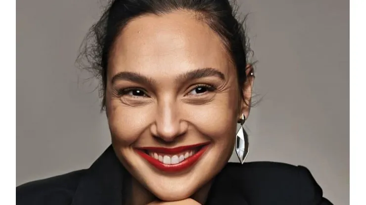 Gal Gadot reúne celebridades para cantar "Imagine"