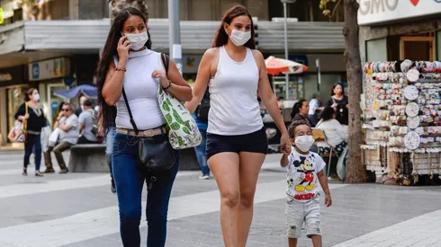 Las regiones Metropolitana y Ñuble concentran la cantidad de nuevos detectados con el Covid-19.