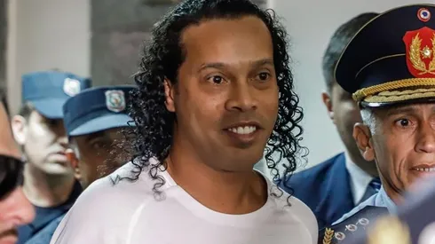 Dinho no pierde el tiempo