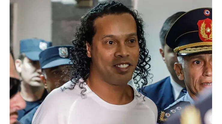 Dinho no pierde el tiempo