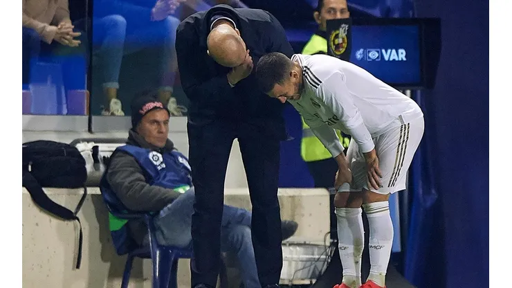 Hazard reemplazado y adolorido contra Levante.