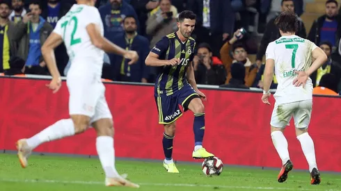 Fenerbahce de Mauricio Isla avanza a semifinales de la Copa de Turquía
