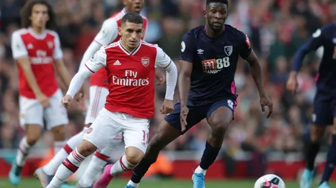 Arsenal está falto de triunfos en Inglaterra.