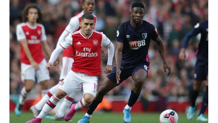 Arsenal está falto de triunfos en Inglaterra.