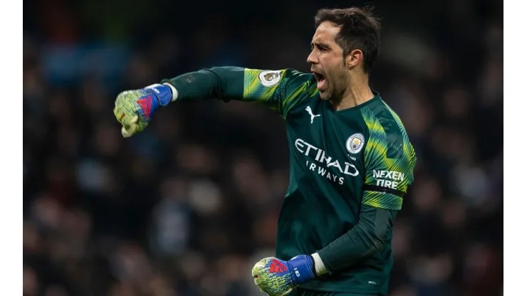 Con Claudio Bravo en cancha, Manchester City consigue trabajada victoria sobre el Sheffield United