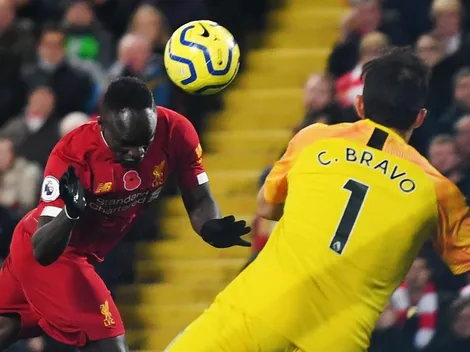 Liverpool le pasa la aplanadora a Bravo y Man City