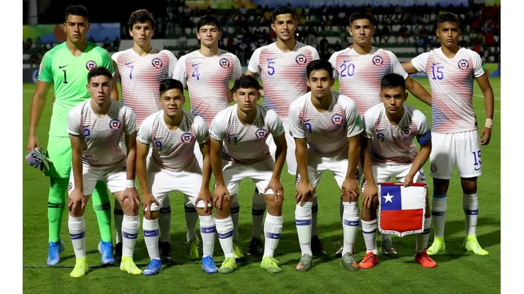 La Roja tiene sus once para buscar la clasificación.