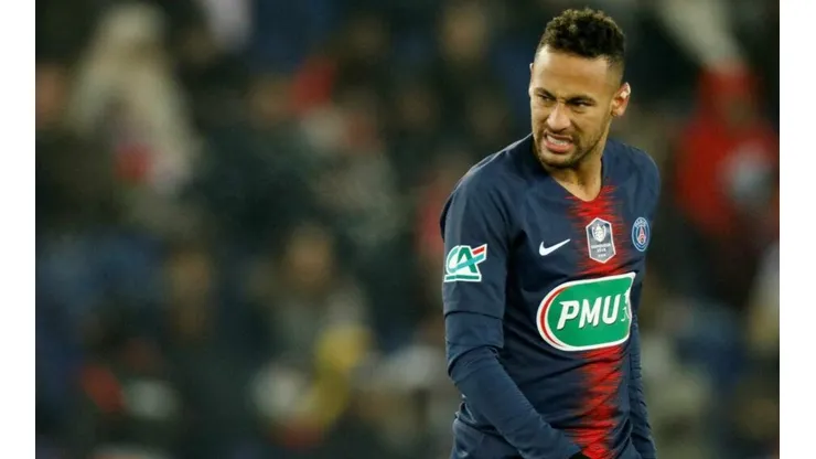 Ex DT de Neymar lo critica por quedarse en el PSG